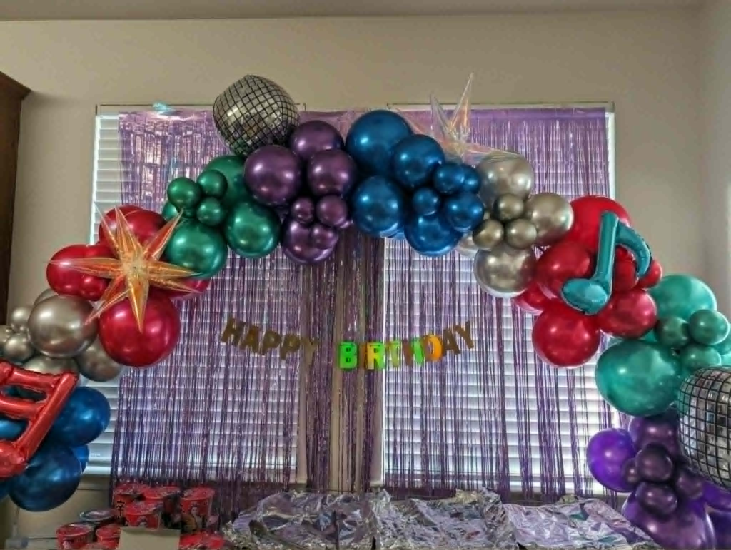 huntrix theme arch 2